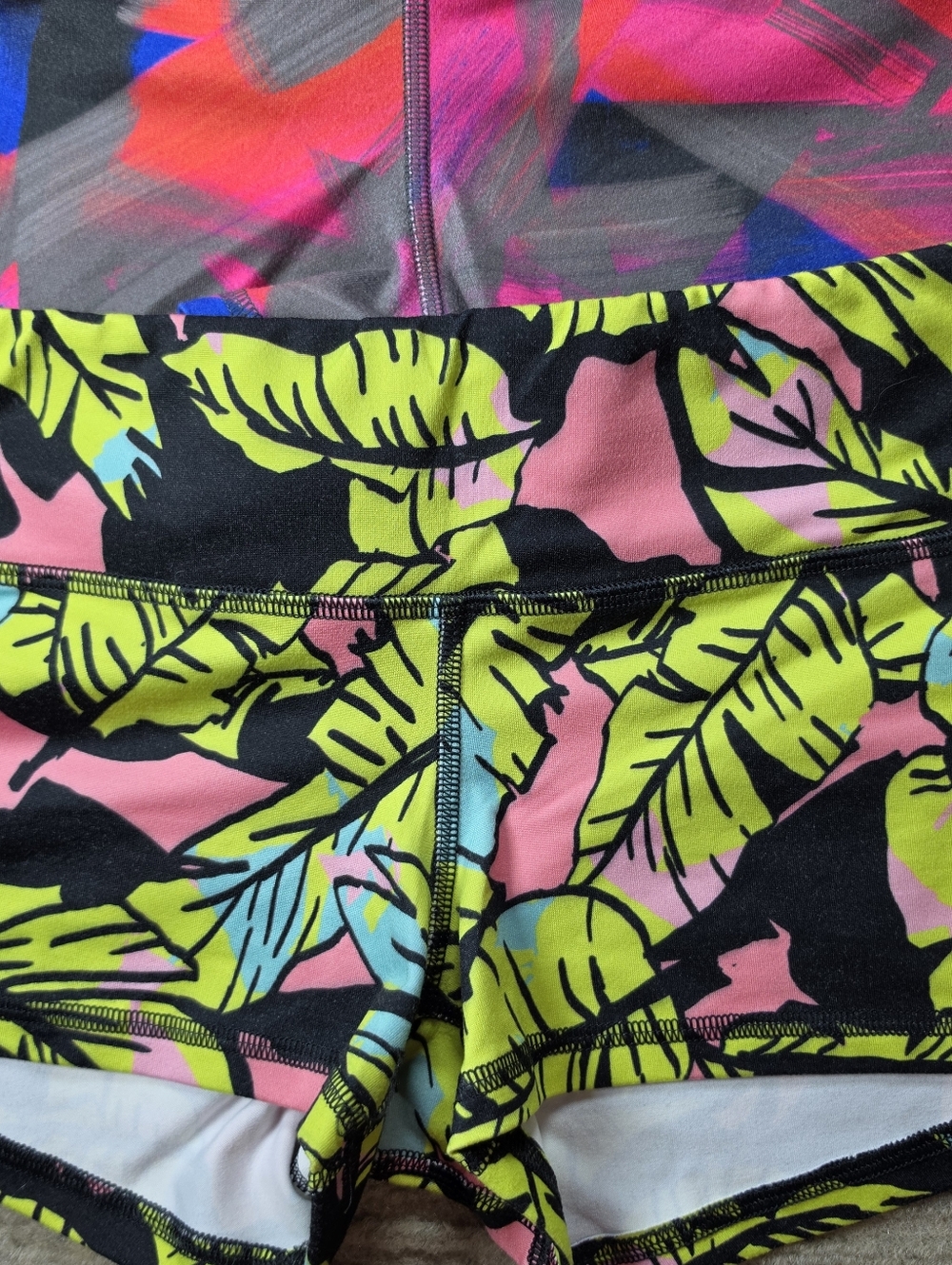 FLEO Lot Of 4 Bold Wild Spandex Workout Booty Shorts Cross Fit Sz Med - Picture 3 of 12